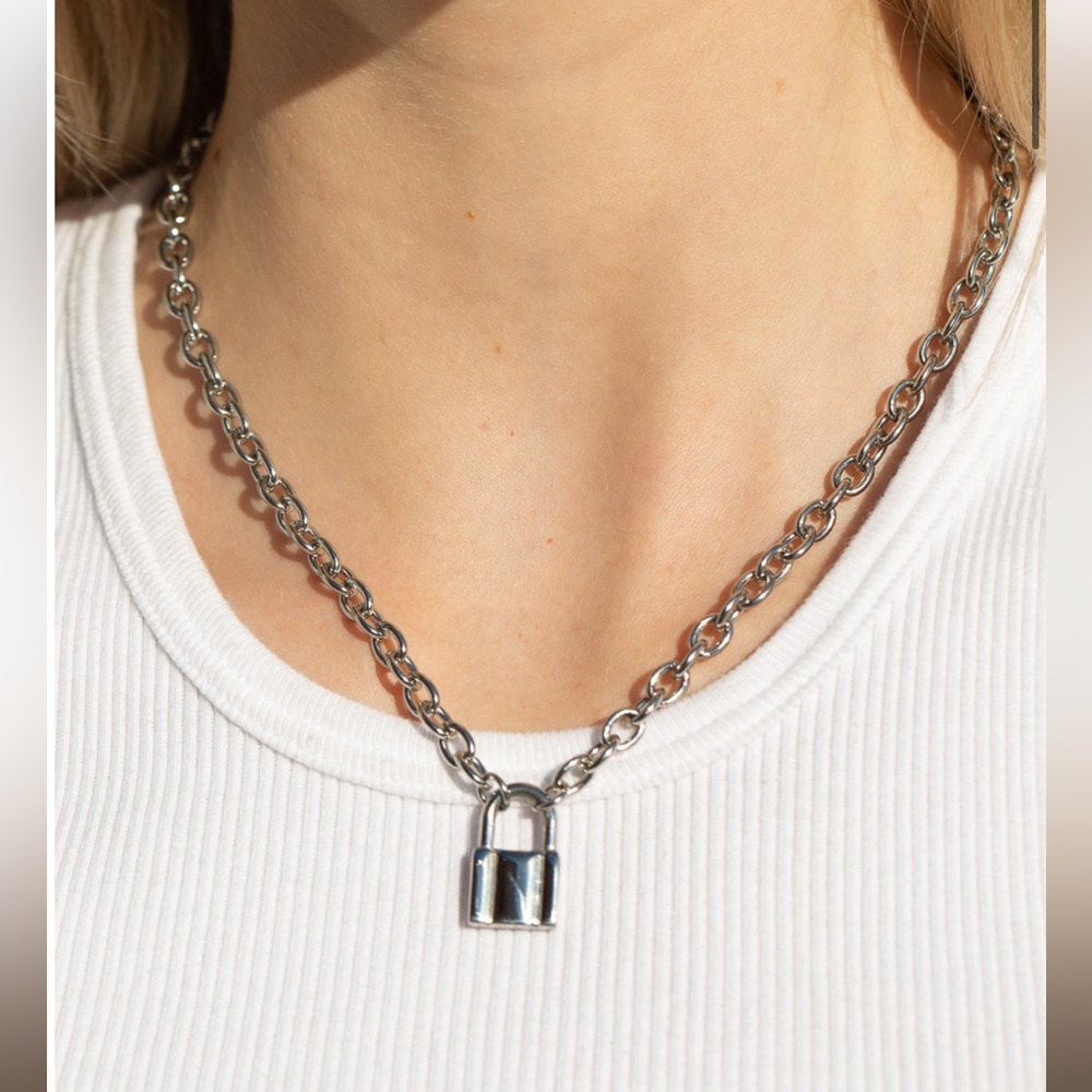 Brandy Melville Silver Lock Chain Necklace